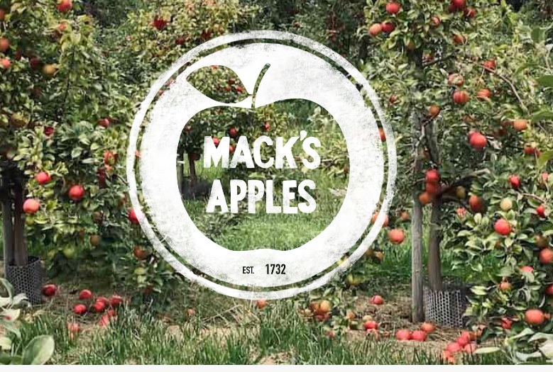 Mack's Apples Logo